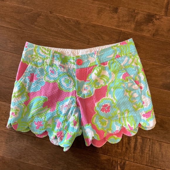 THREE Pairs of Size 00 Lilly Pulitzer Shorts - Picture 3 of 15